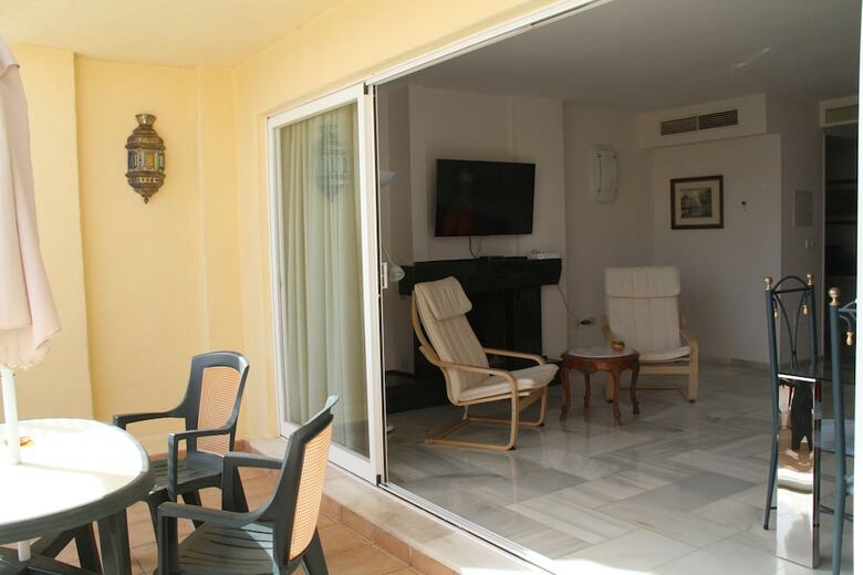Apartamento En Puerto Marina B32