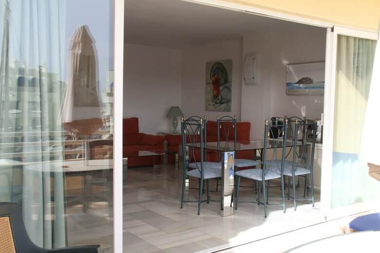 Apartamento En Puerto Marina B32