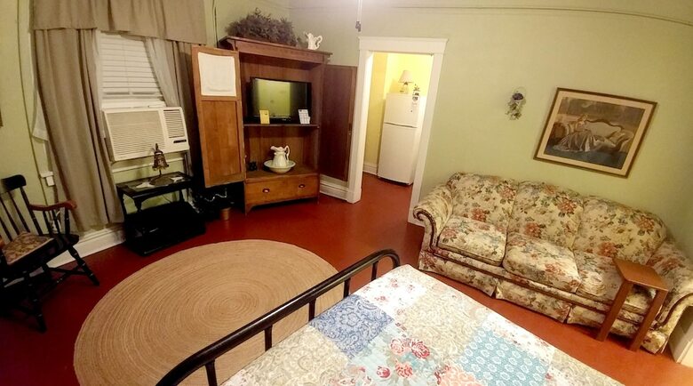 Historic Whiting Hotel Suites