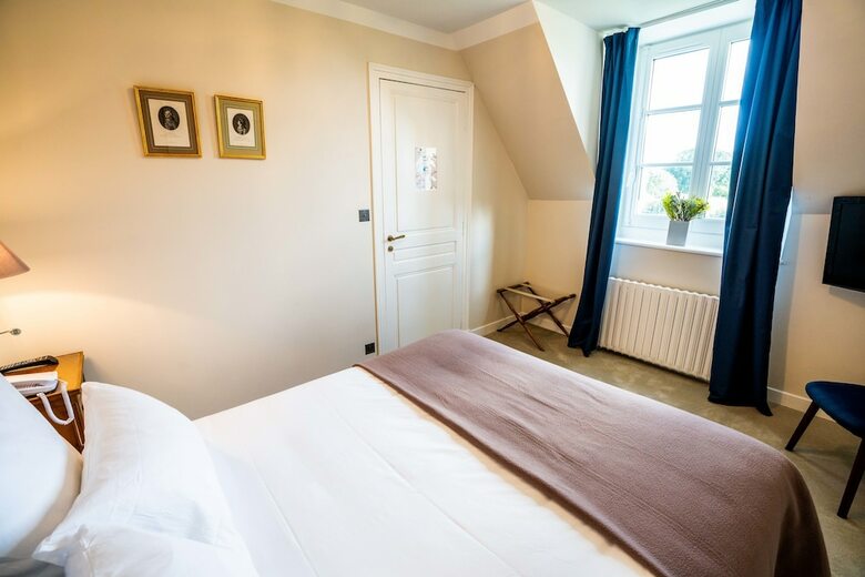 Hotel Mathieu Kergourlay H�tel de Boisgelin