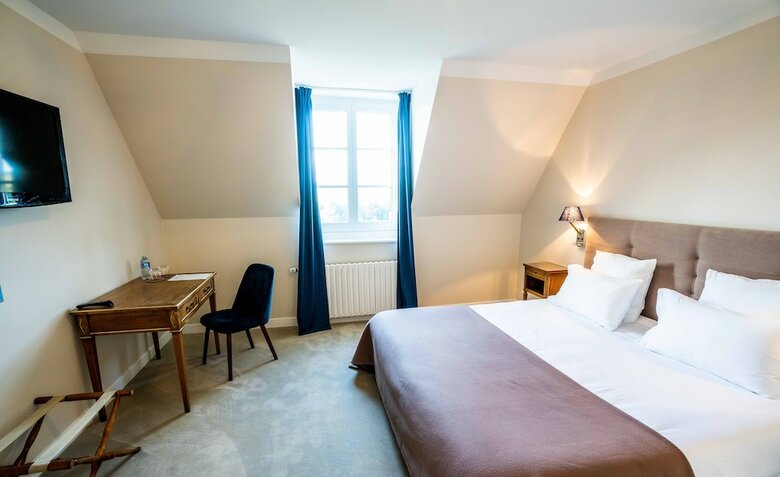 Hotel Mathieu Kergourlay H�tel de Boisgelin
