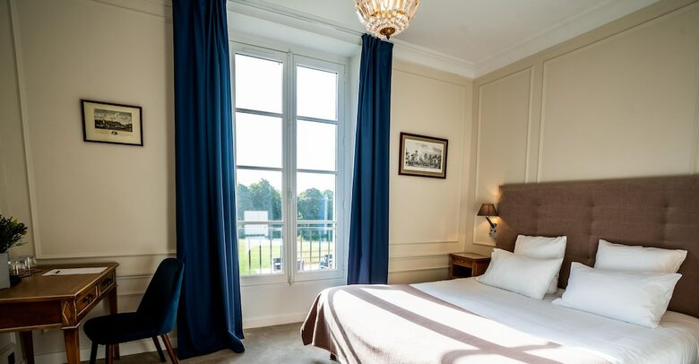 Hotel Mathieu Kergourlay H�tel de Boisgelin