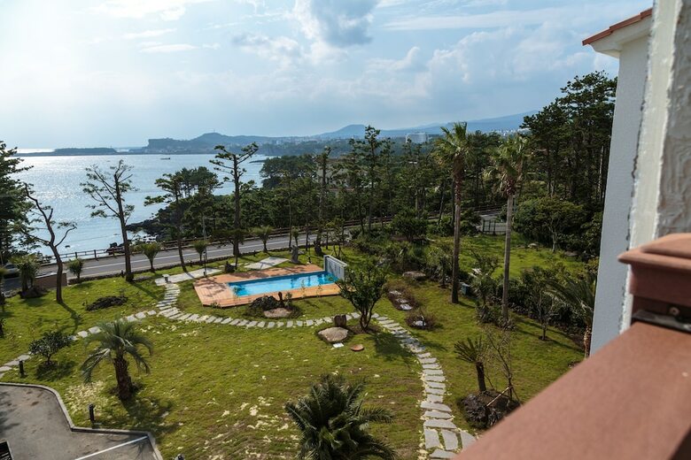 Pension The Bay Jeju Resort