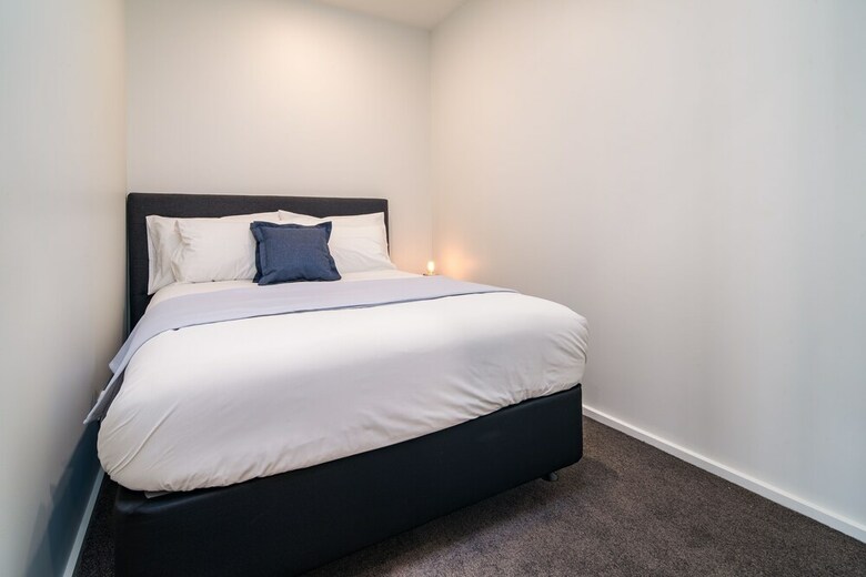 Brand New Apartment On Anzac Ave