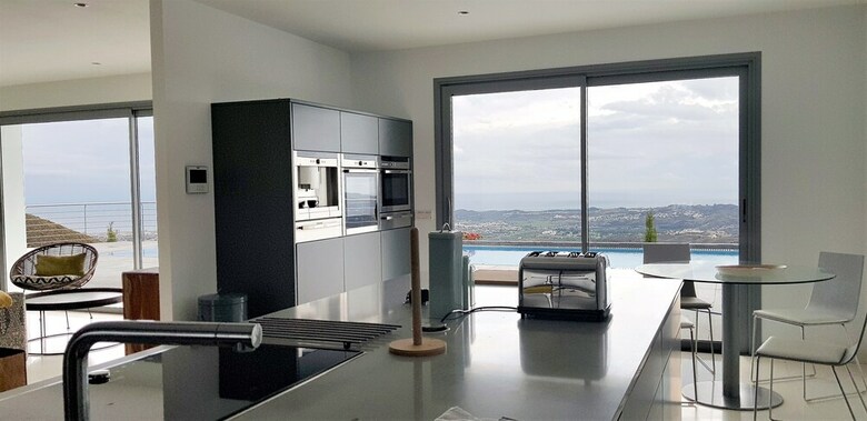 Waterfront Villa Las Golondrinas