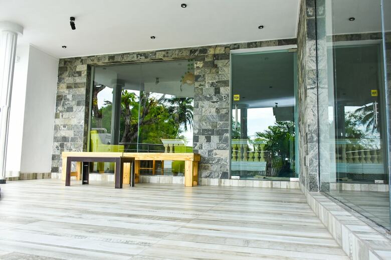Aradhana Airport Hotel