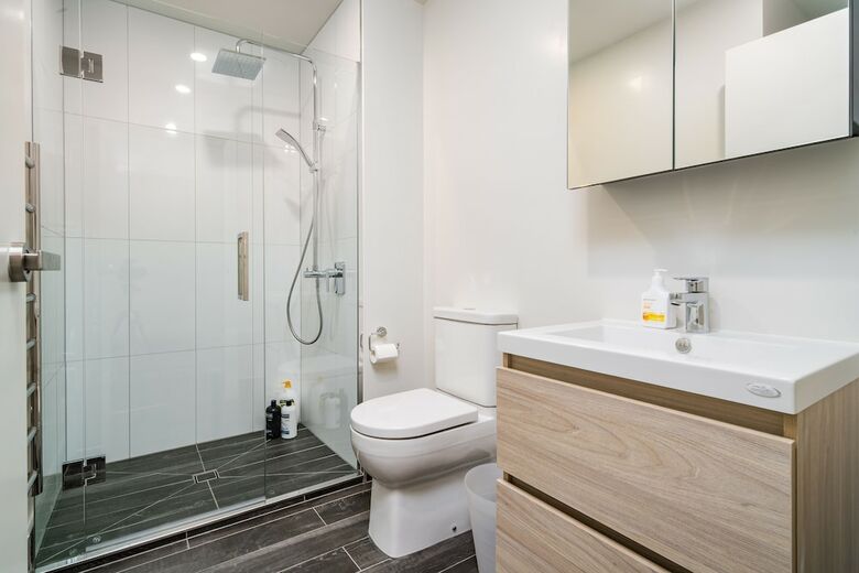 New Two Bedroom Apartment In Cbd