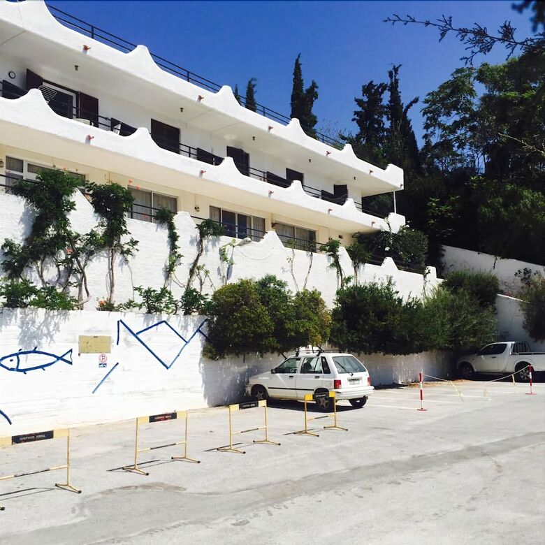 Apartamentos Daskalio Resort Adamis