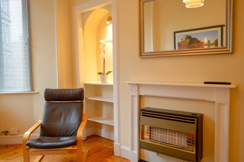 1 Bedroom Apartment In Edinburgh