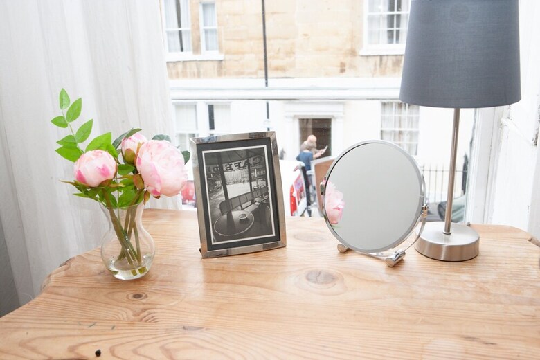 1 Bedroom Apartment In Bath City Centre