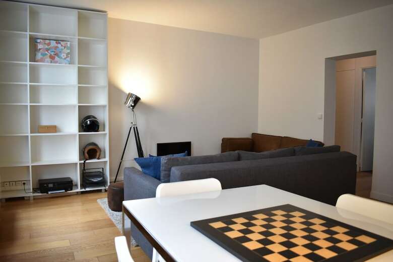 1 Bedroom Apartment In Montmartre
