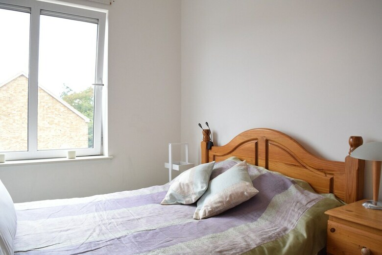 1 Bedroom Apartment In Surrey Quays