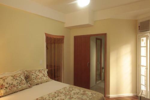 Hostal Hotelinho Urca Guest House