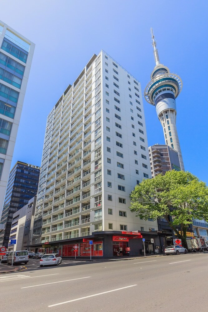 Modern Apartment Short Walk To Skytower