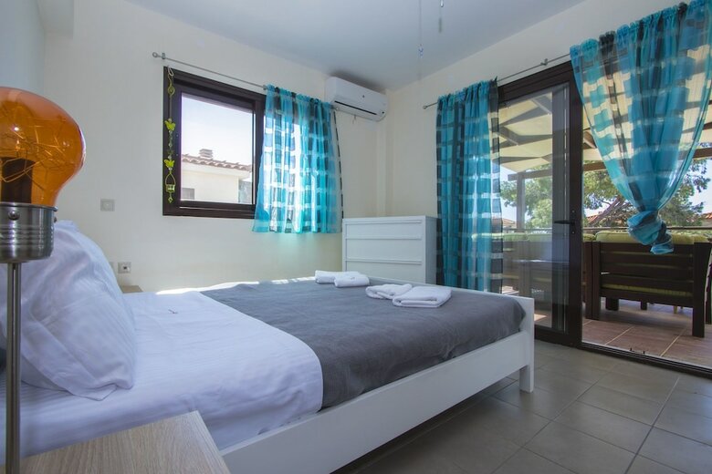 Sofia Summer House, Elani