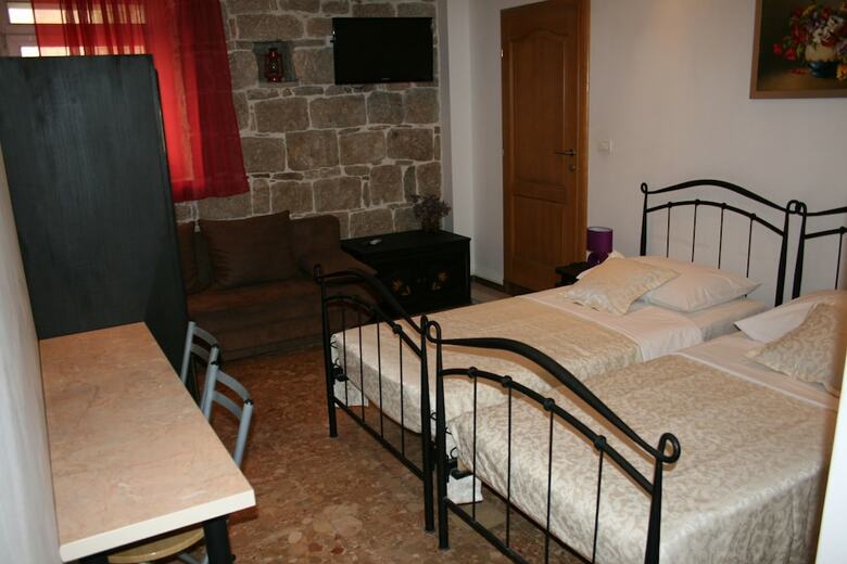 Hotel Emily Rooms