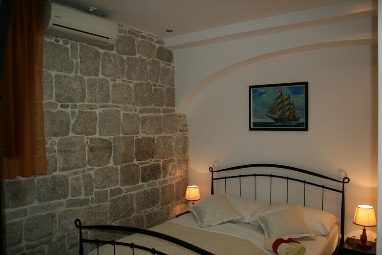Hotel Emily Rooms