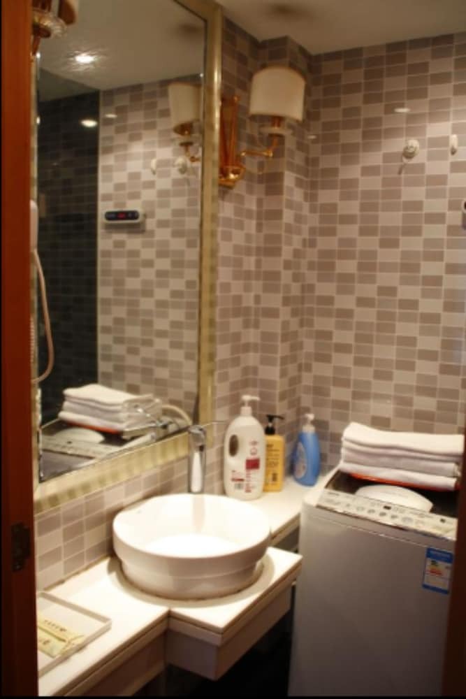 Guangzhou Damei Apartment