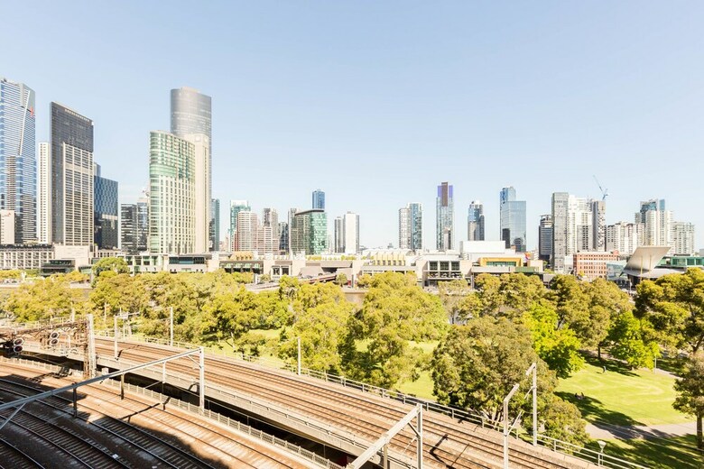 Leila, 1bdr Melbourne Apartment