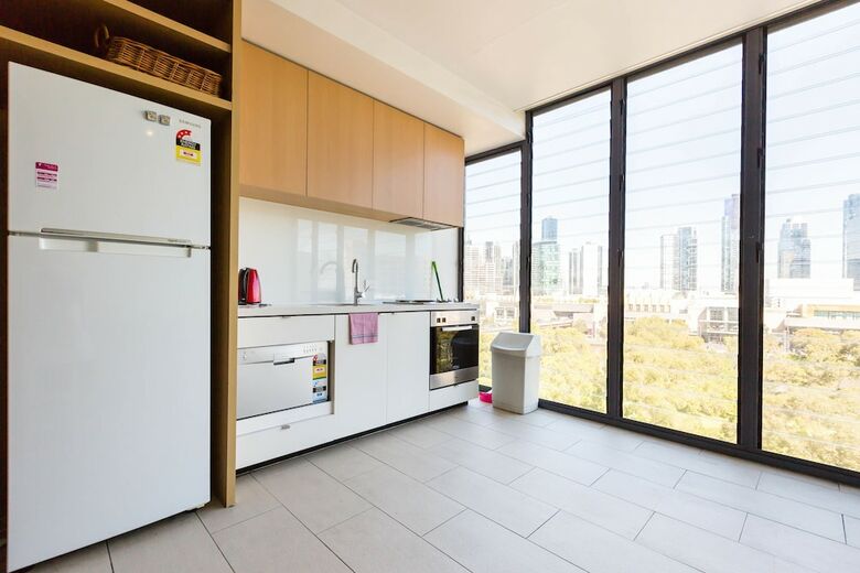 Leila, 1bdr Melbourne Apartment