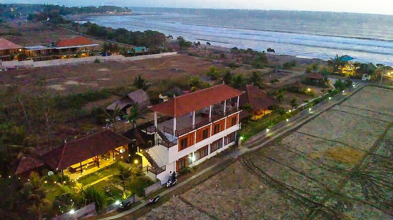 Bed & Breakfast The Anara Surfing Camp