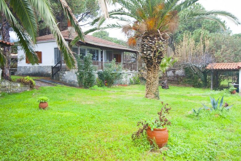 Villa Docker Beachfront House