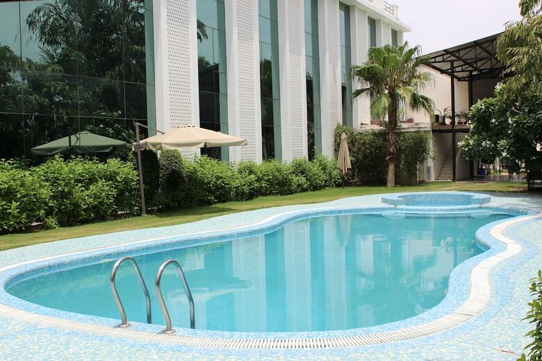 Paradizzo Resort