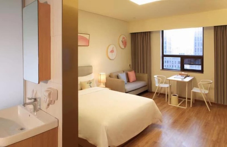 Cjia Apartment East Railway Station