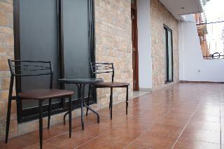 Hostal Oyo 245 Juana 21