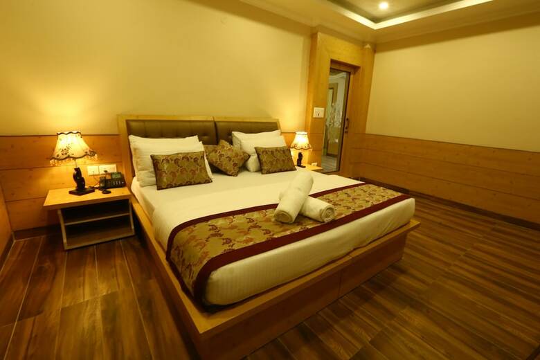 Hotel Quartz Himalayan Brothers