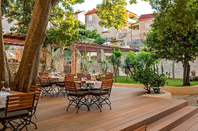 Hotel Puteus Palace Brac