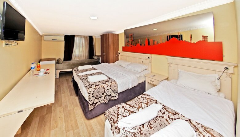 The Queen Hotel