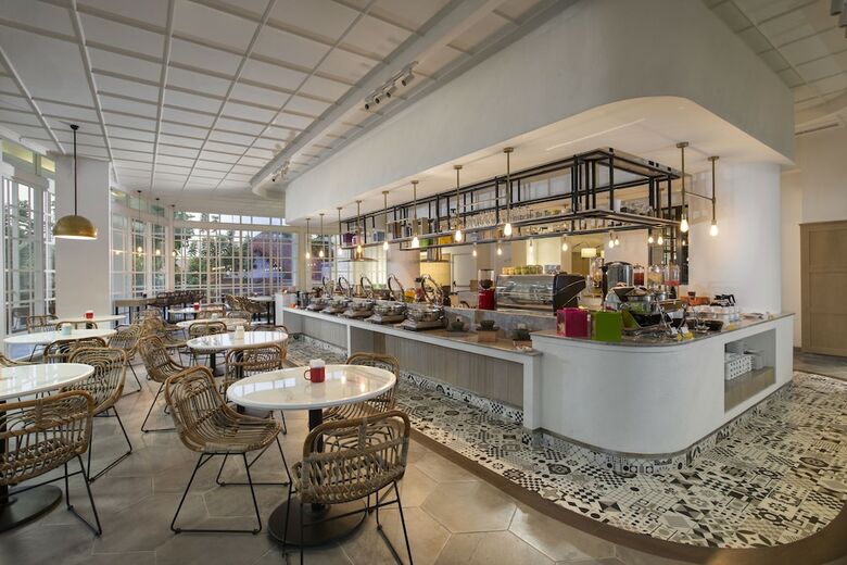 Hotel Kampi Surabaya