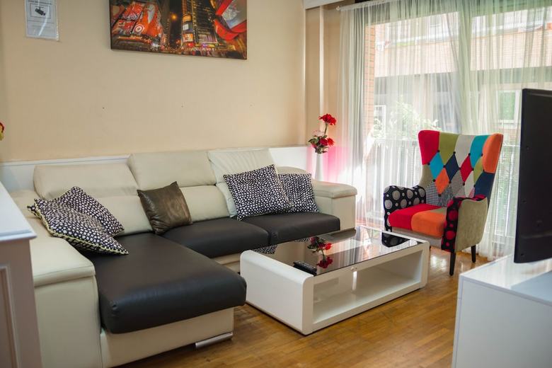 Go Bcn Hostal Ideal Badal