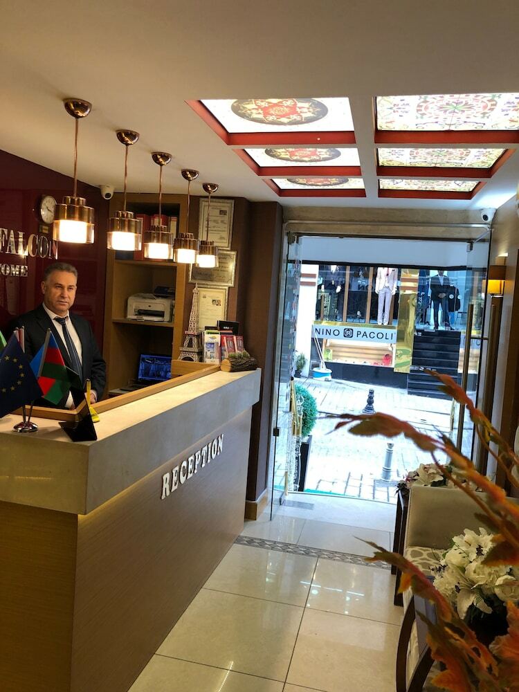 Falcon Hotel