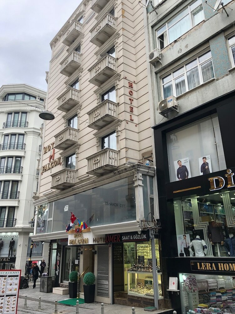 Falcon Hotel