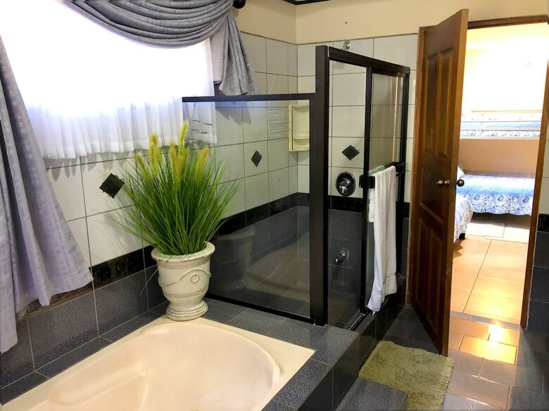 Hotel Suites Merlyn Aeropuerto