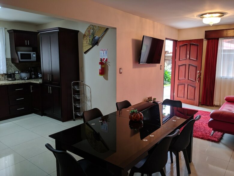 Hotel Suites Merlyn Aeropuerto