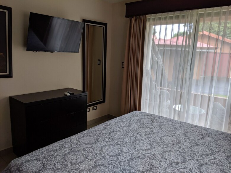 Hotel Suites Merlyn Aeropuerto