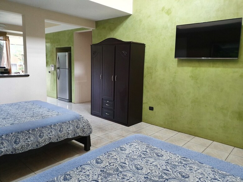 Hotel Suites Merlyn Aeropuerto