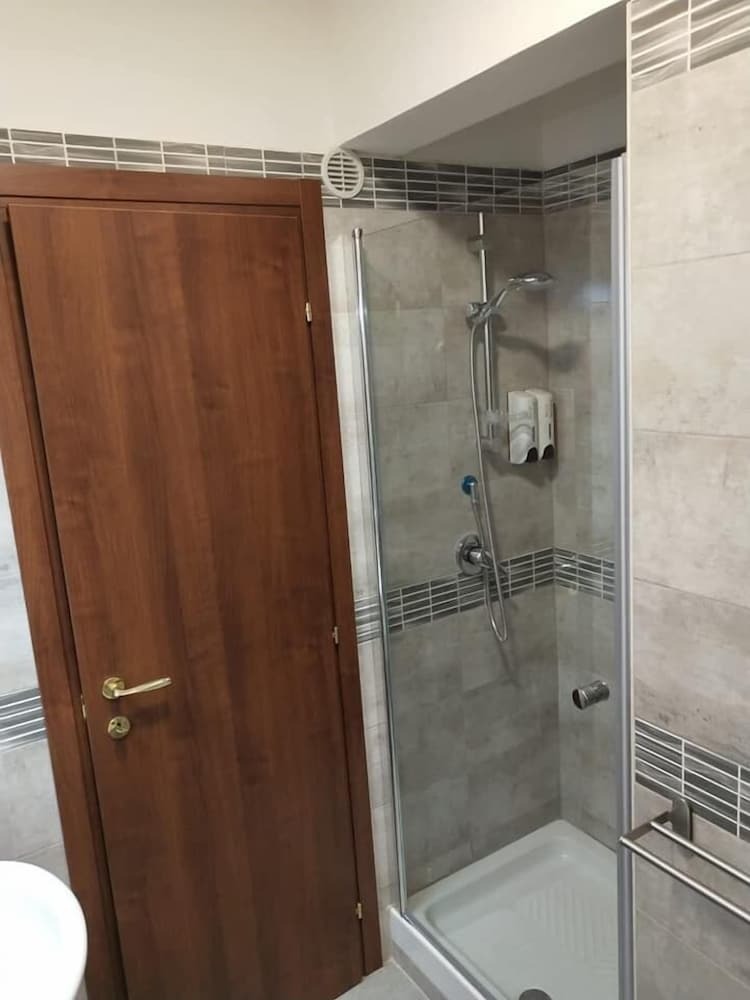 Seven Miracles Inn