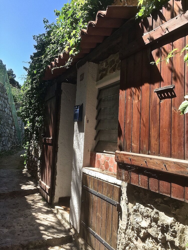 Sainte Agn�s Cottages
