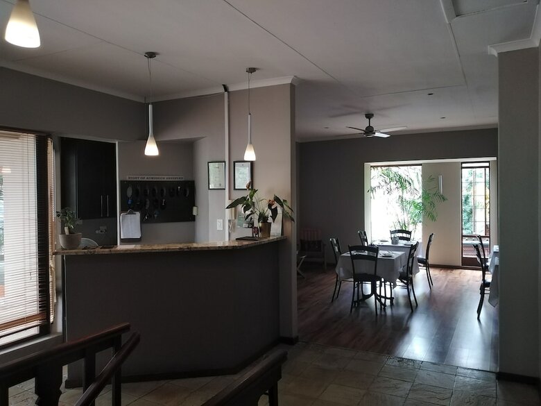 Hotel Acacia Guesthouse