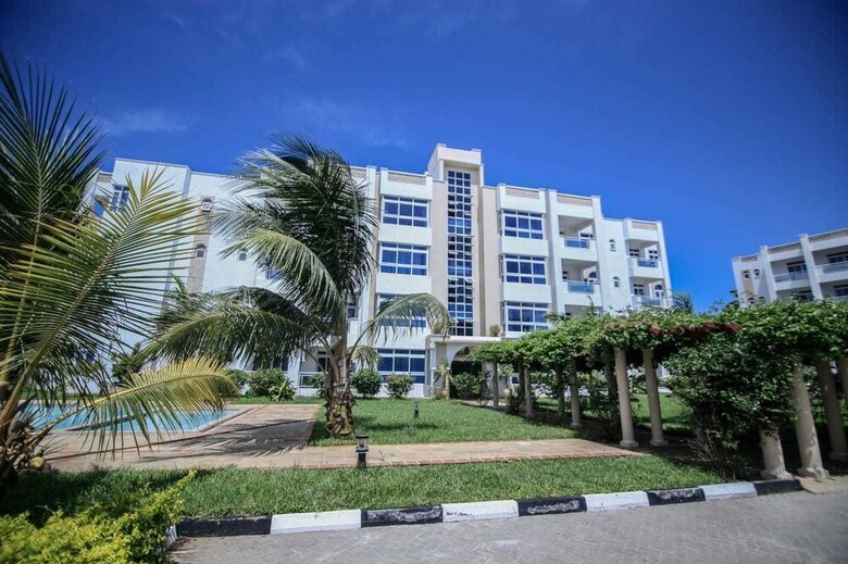 Almasi Oceanfront Apartment