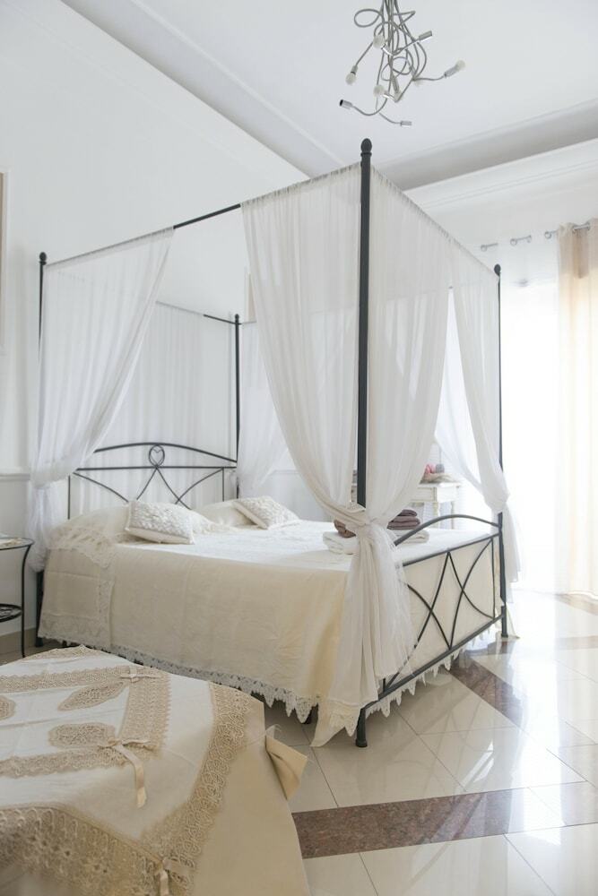 Bed & Breakfast Laetitia Guest House 32