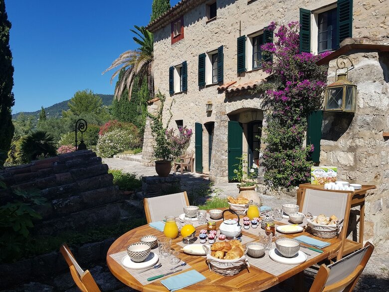 Hotel Chambres D'h�tes Le Mas St Roch