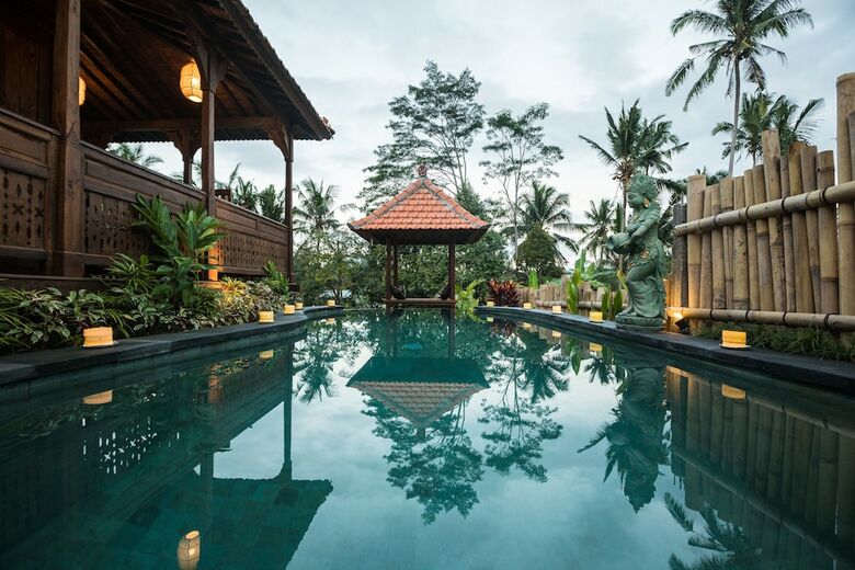 Kawan Antique Ubud Villa