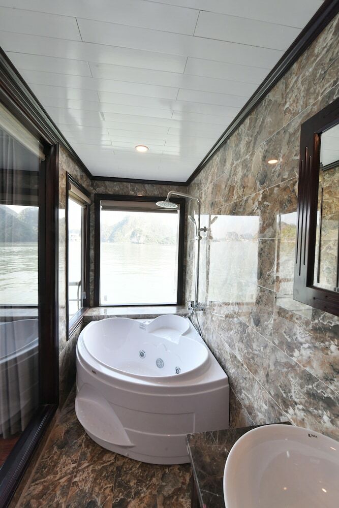 Halong Sapphire Cruise
