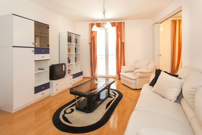 Three Wells Apartment