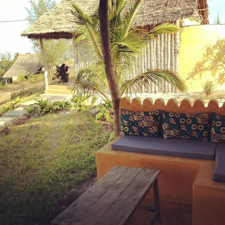 Hotel On The Rock